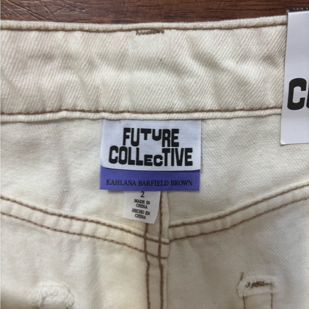 NWT High-Rise Overlap Waist Jeans - Future Collective Kahlana Barfield size 2 - Picture 4 of 7